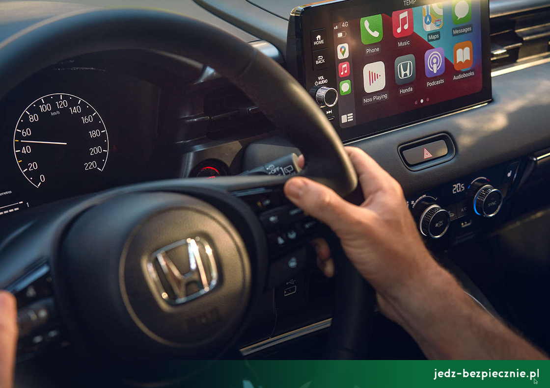 Premiera tygodnia - Honda HR-V III e:HEV - kierownica i system integracji smartfona Apple CarPlay